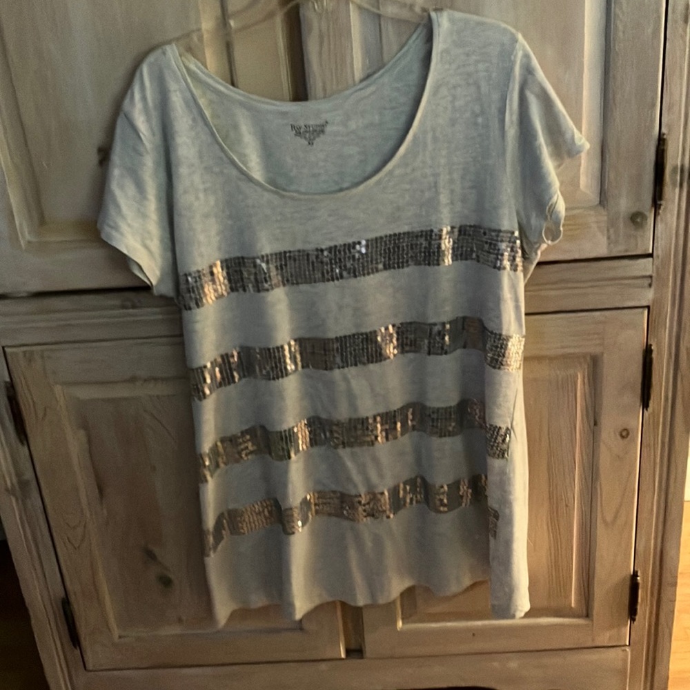 NWOT Bay Studio gray and wide bands measure 2” all silver sequins Tunic Top